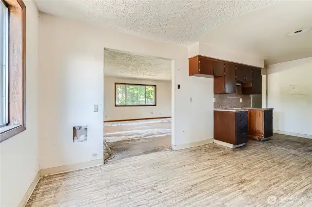 Kitchen/Dining Area
