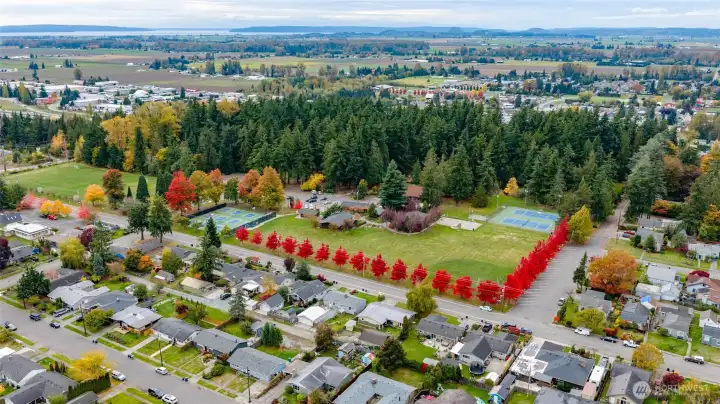 Such a a great neighborhood just steps away from Hillcrest Park. This 30.75-acre park is located in the middle of beautiful Mount Vernon. With picnic shelters, multiple playgrounds, sports facilities, and open space