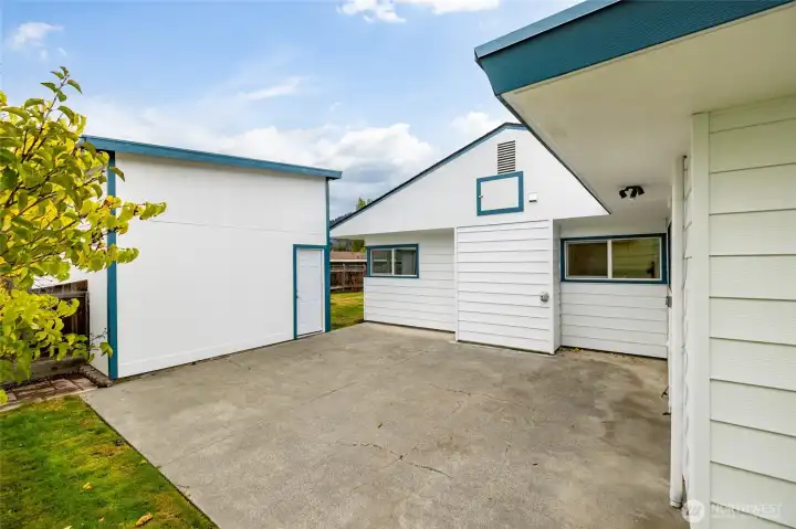 The large private back yard patio is a great area for relaxing.