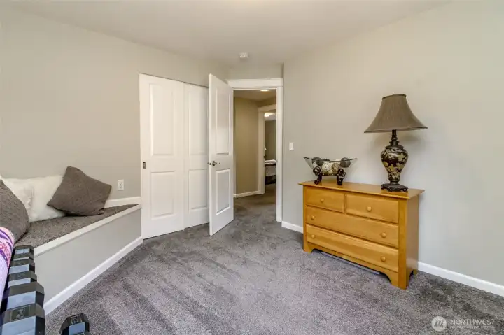 Bedroom 2/ 2nd floor