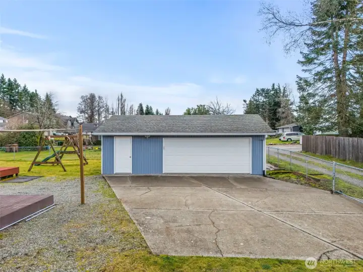 2 Car Garage, Alley Access