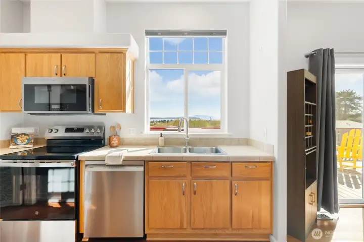 New Bosch dishwasher and a great view