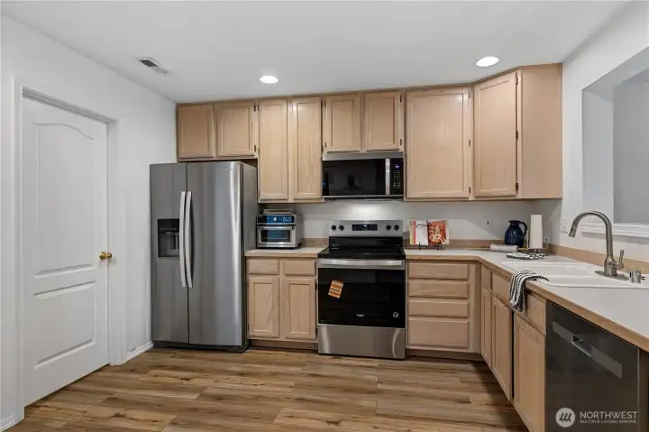 New oven, microwave & dishwasher