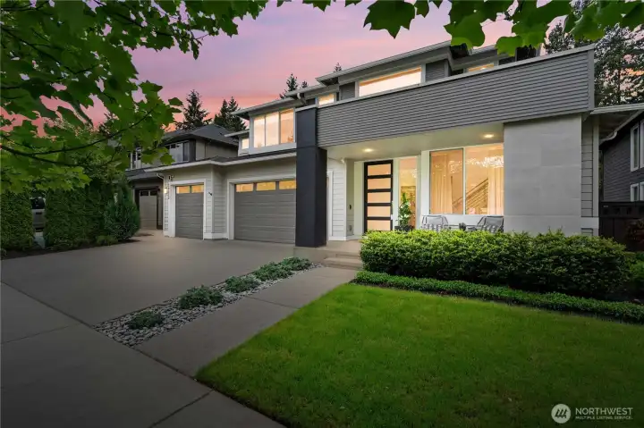 Welcome to this thoughtfully designed & perfectly located MainVue in the heart of Tehaleh