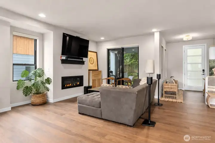 Spacious Living Room Spacious Living Room
