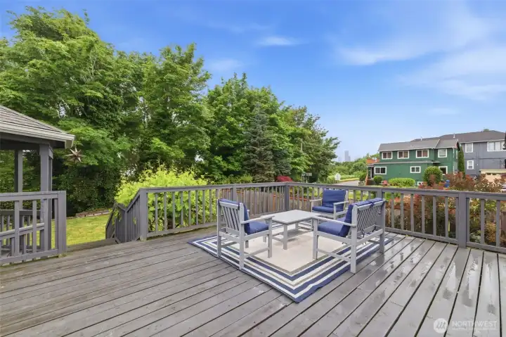 Great deck for entertaining now that summer is around the corner.