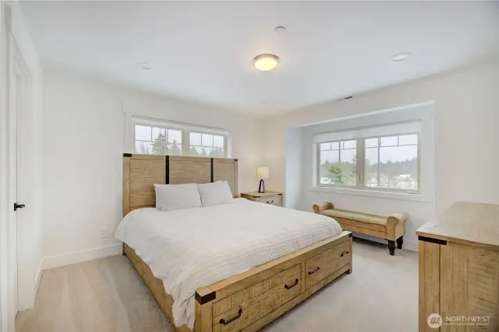 Walk in closet and views of the driving range Walk in closet and views of the driving range