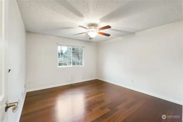 3rd Bedroom w/ ceiling fan