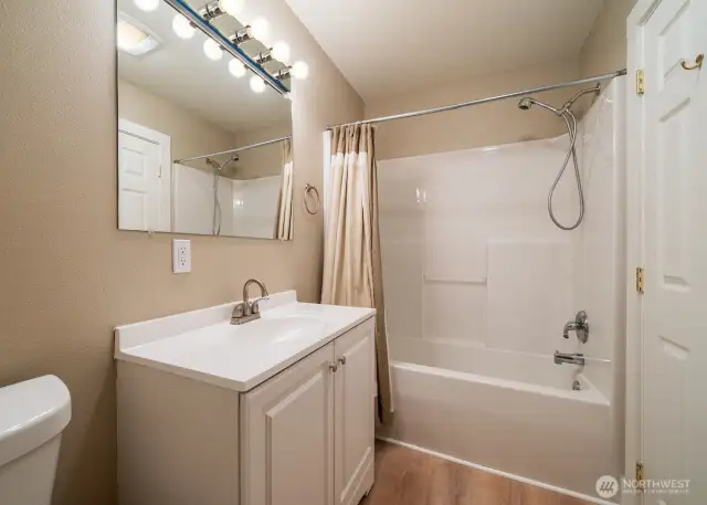 Hallway Full Bathroom