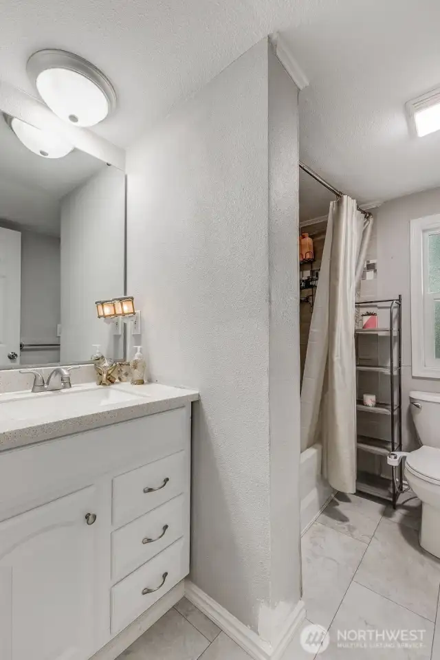 Guest full bath