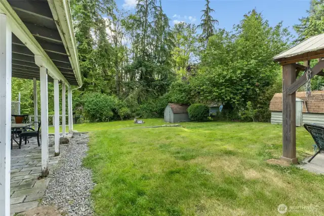 Good size yard - outbuildings