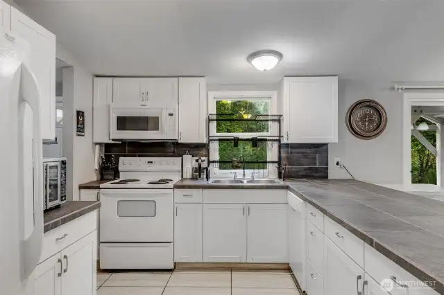 Tiled kitchen counters