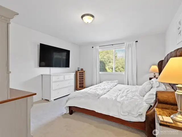 Main level primary bedroom