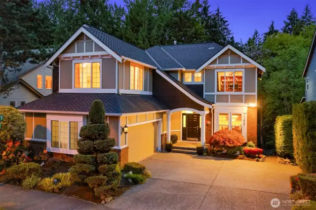 Stunning Northpoint Classic Craftsman!