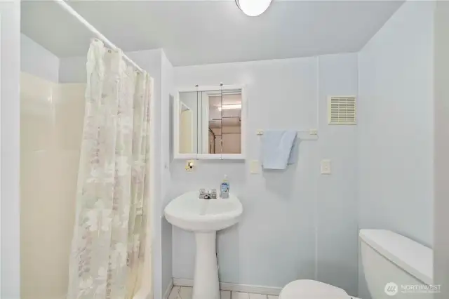 3/4 Bathroom