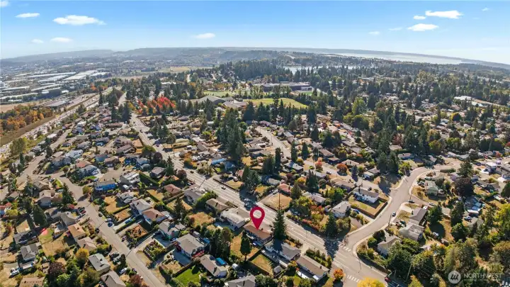 Minutes to parks, shopping, schools and restaurants