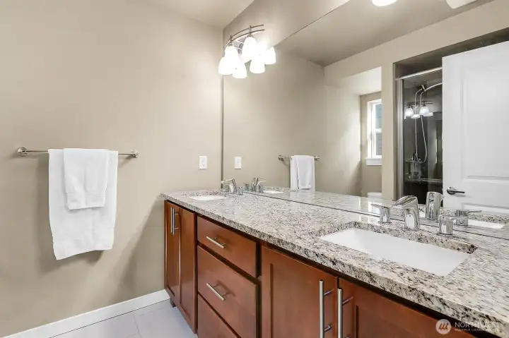 The primary bath with double sinks. Nice.