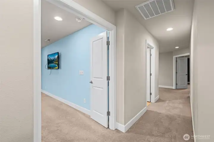 BIG Bonus room to the left!