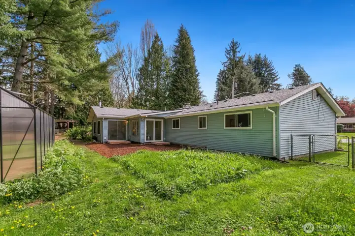 Large south-facing area to garden