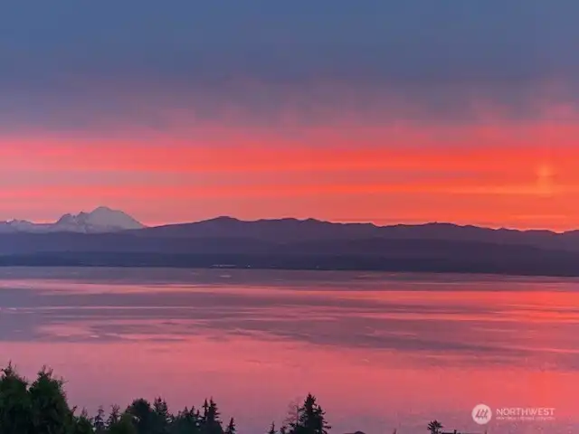 Seller's favorite sunrise picture. Photo taken by homeowner.