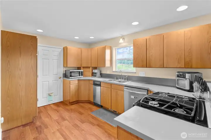 KITCHEN | PANTRY ON LEFT DOOR TO MUDROOM/LAUNDRY/KITCHEN