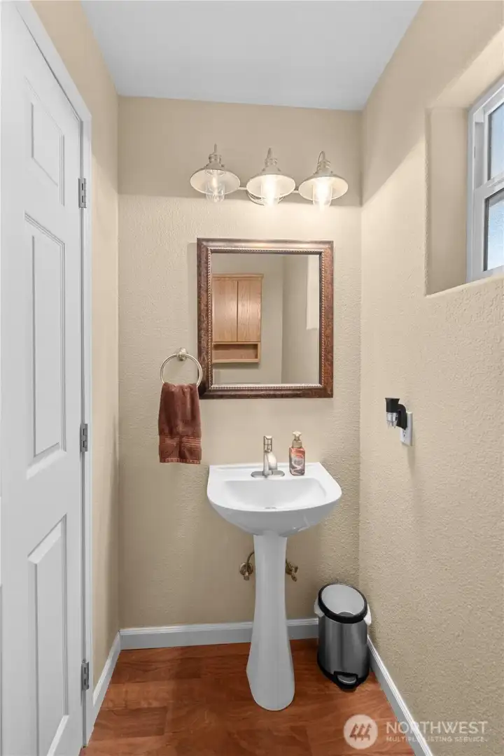 POWDER ROOM