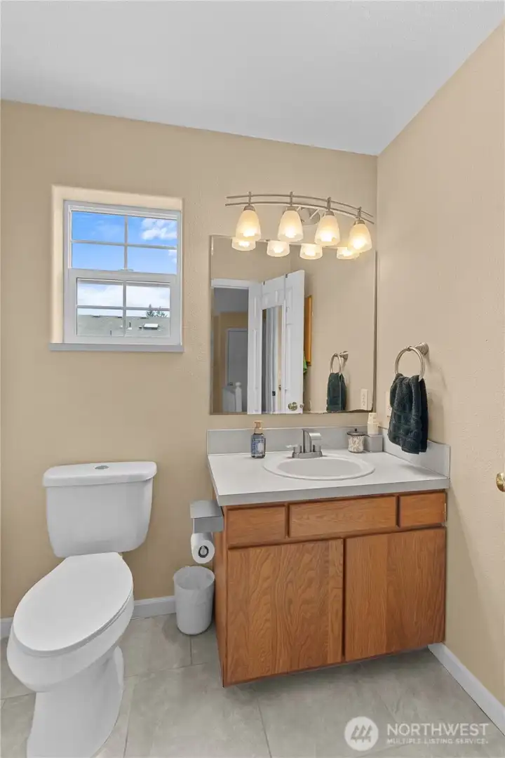 FULL GUEST BATH