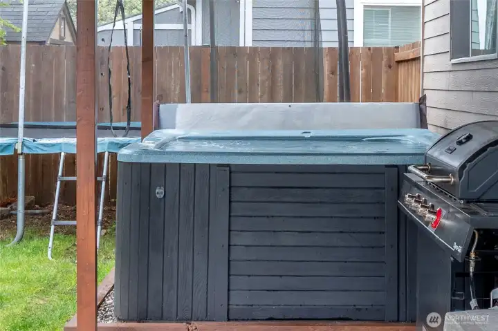 HOT TUB!