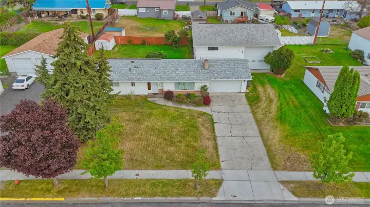 A fully equipped 1,080 sf detached ADU providing an additional 1 bedroom, 1 bathroom and kitchen with an upper living room/recreational room opens the door to rental income, guest quarters, or multi-gen living.