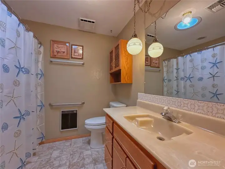 Full guest bathroom.