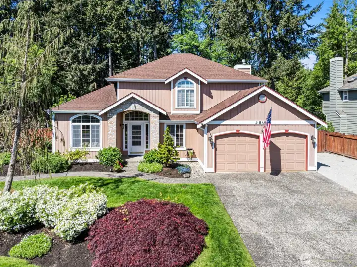 Welcome home to 3804 17th Ave. Ct. NW in the Hidden Glen community of Gig Harbor. This delightful residence is near shopping conveniences, parks, trails, restaurants, downtown Gig Harbor, and the Tacoma Narrows Bridges to freeway access.