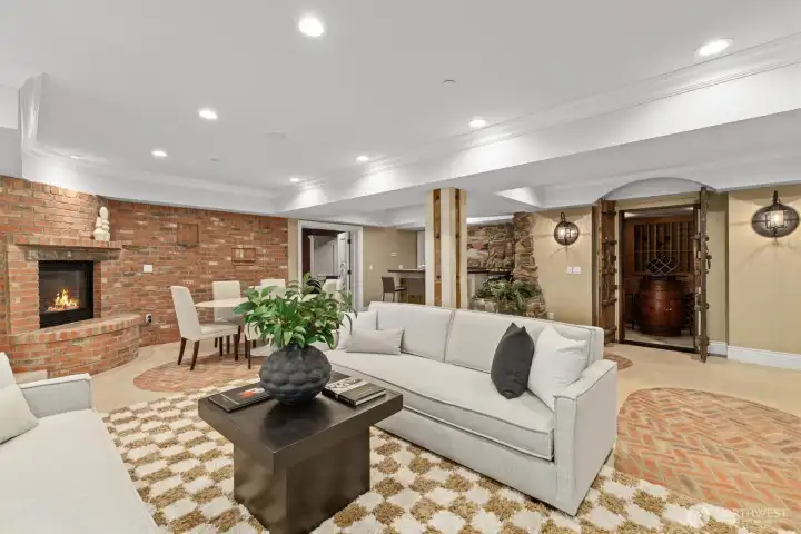 Plenty of space with a wet bar & wine cellar, too! Plenty of space with a wet bar & wine cellar, too!