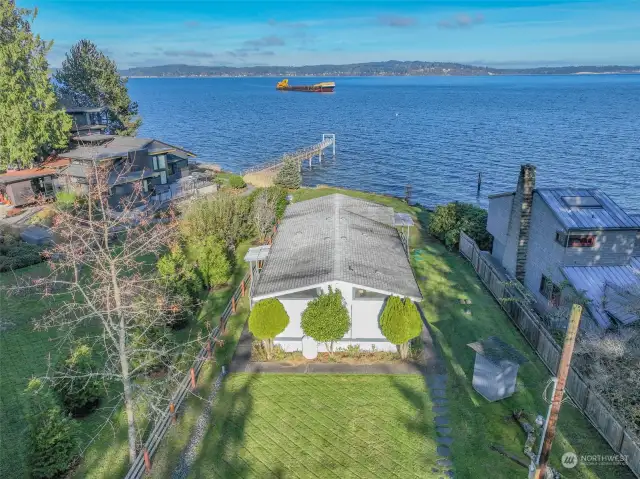 House and view of the sound