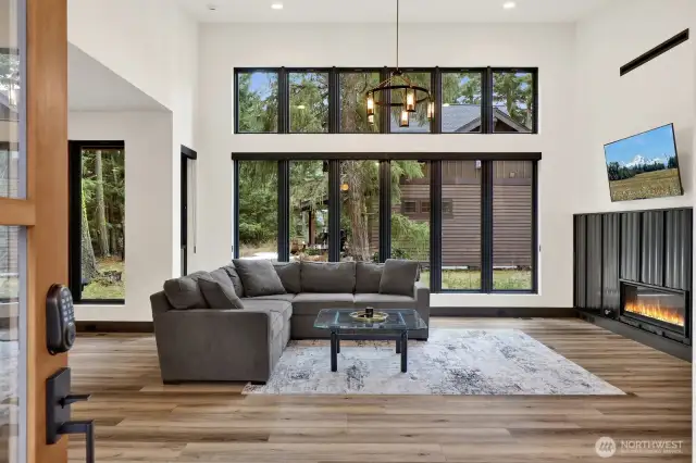 Entrance to living.