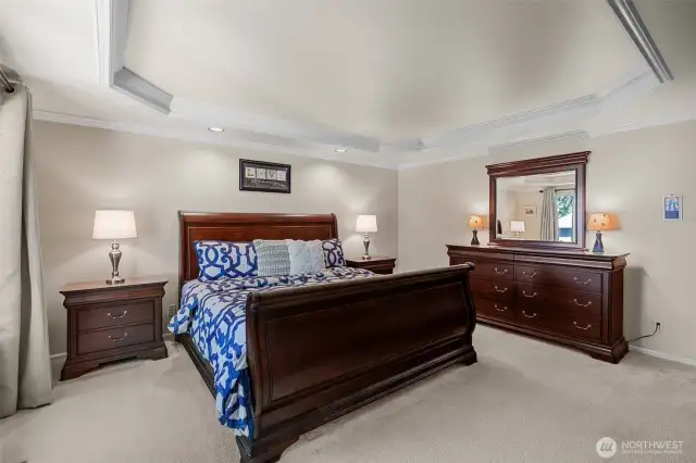 Retreat away from it all. King bed and still plenty of room.