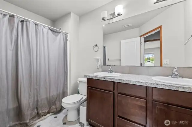 Upstairs Main Bath