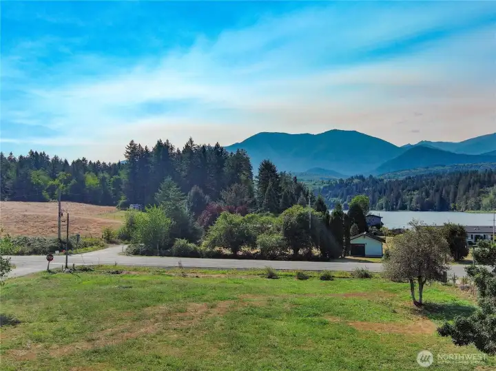 Located within walking distance to Lake Leland for year round fishing, boating and paddle boarding.