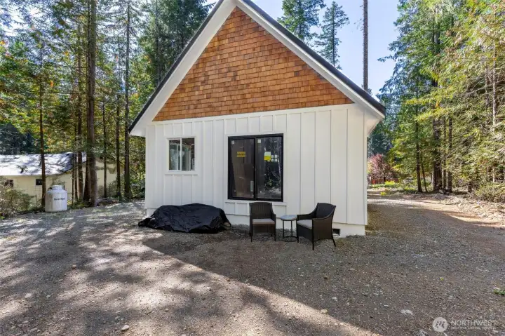 Don't delay.... this would be a perfect VRBO, your awesome summer house, your week-end getaway, your week-end of hiking and getting out in and enjoying the beautiful forest trails.