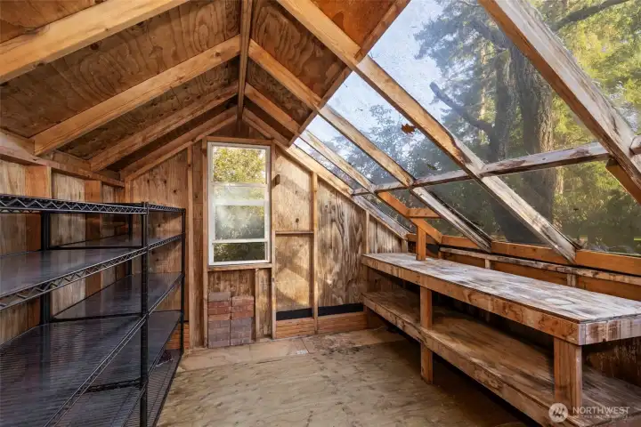 Greenhouse/shed.