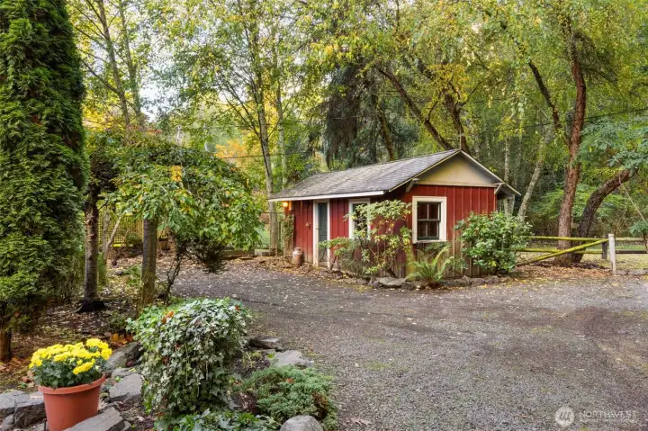 15 X 30 shop or barn with power.