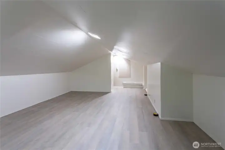 Large upstairs flex space