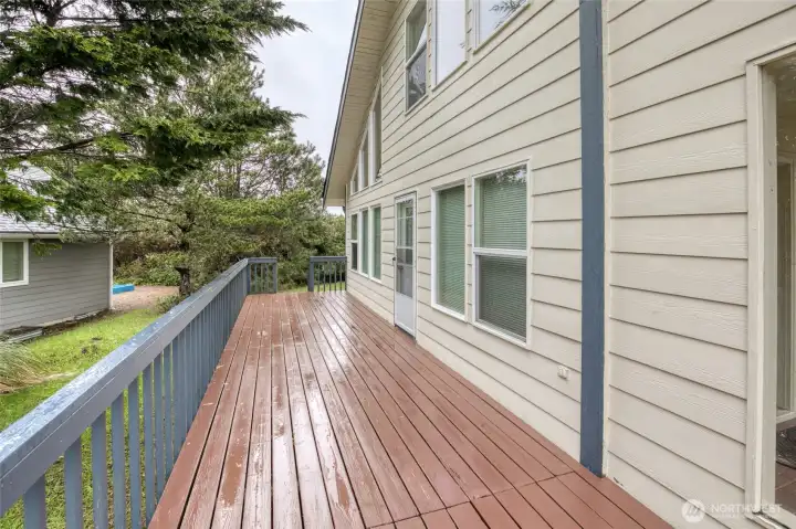 Large Expansive Deck