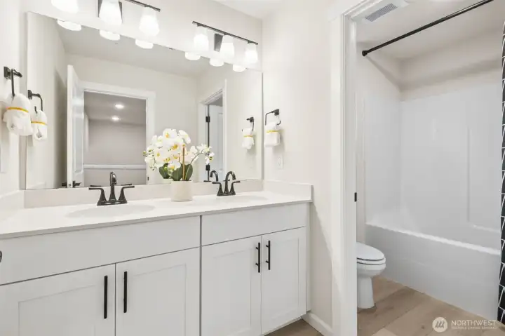 Photo is of model home and is for reference only.