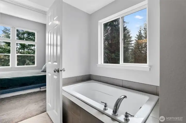 Primary Soaker Bath