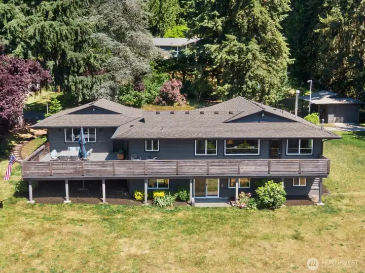 Beautifully updated home on large property.  Enjoy sunsets from your deck while just a few blocks from all the fun in Woodinville Wine Country!