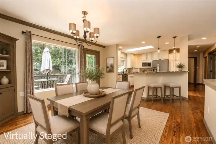 Dining room (virtually staged) Dining room (virtually staged)