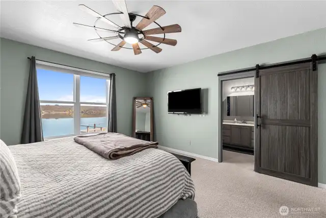 Large primary bedroom