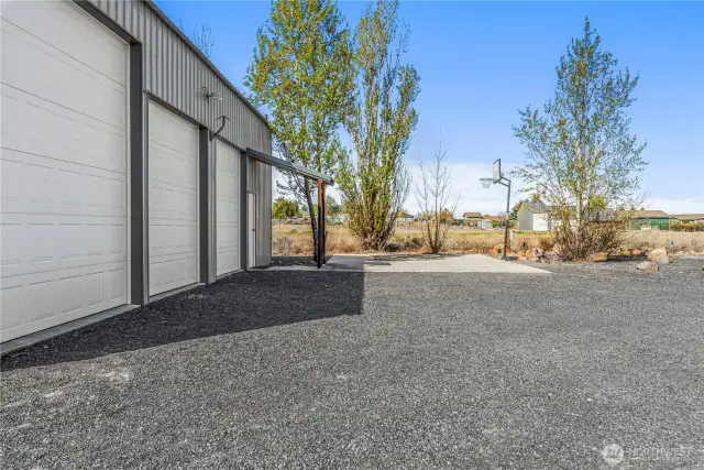 Shop with RV parking & hookups