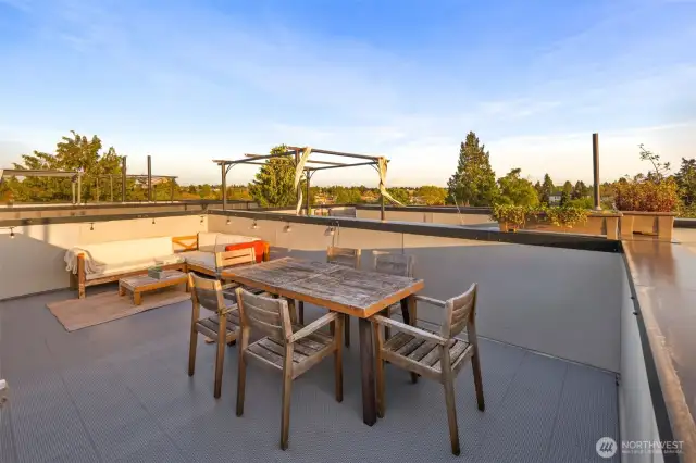 Rooftop deck with incredible views of the city and the mountains!