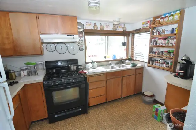 Back house kitchen.